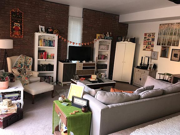 3rd image of 2187 W Schantz Ave