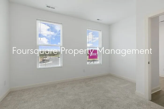 1424 Grove Village Rd — Photo 35