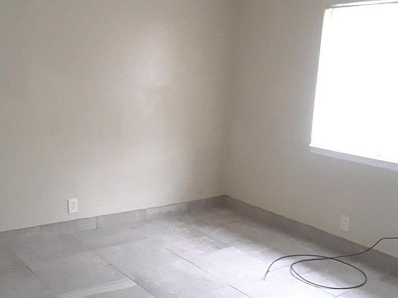 4th image of 630 W Taft Ave APT 8