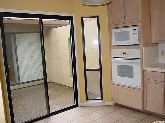 5th image of 2490 Central Park Dr