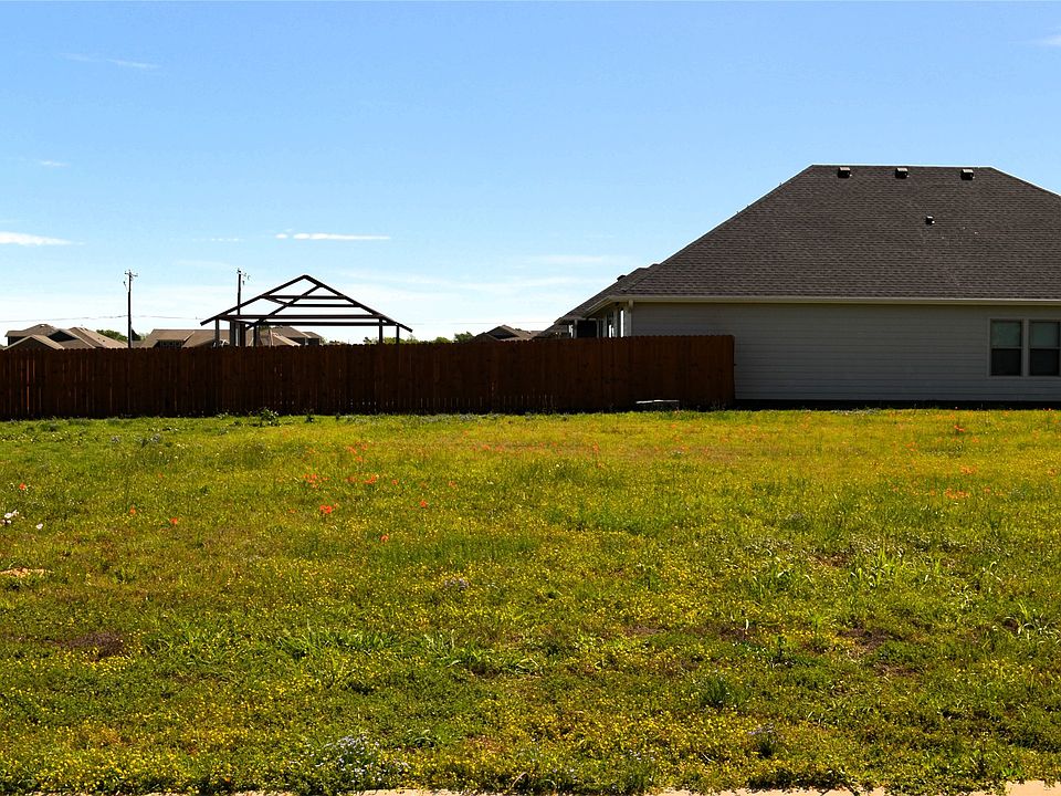 1st image of 325 Preston Rd