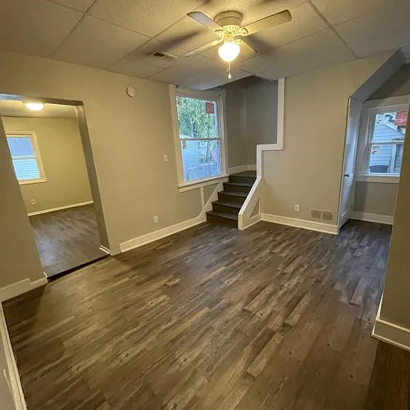 221 N Cherry St — Photo 3
