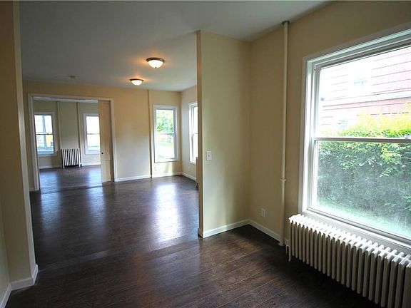 4th image of 303 East Ave
