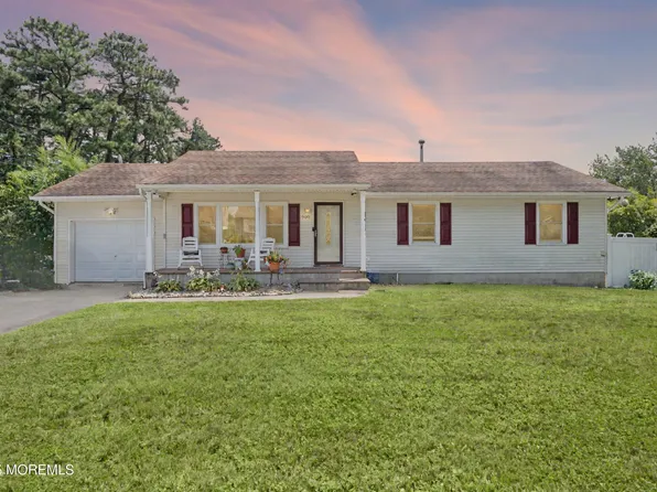 900 10th Avenue, Toms River, NJ 08757