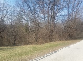 16 Ash Dr, Oakwood Hills, IL 60013