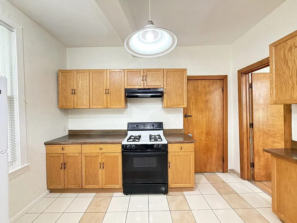 3 bed, 1650 sqft, $2,750 — Photo 3