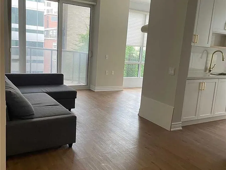 85 Bloor St E #610 — Photo 1