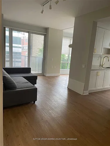 85 Bloor St E #610 Photo 1