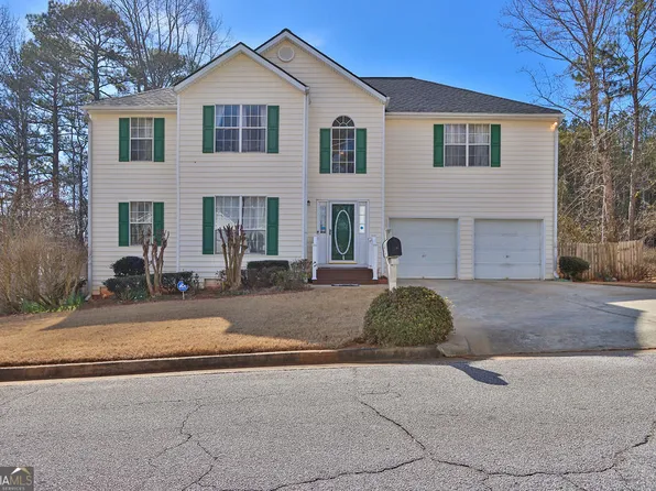 1018 Carriage Trace Cir, Stone Mountain, GA 30087