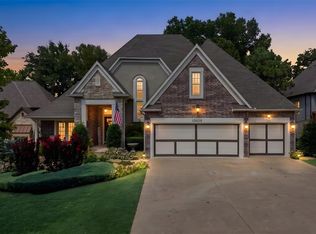 10608 S Nandina Ct, Jenks, OK 74037