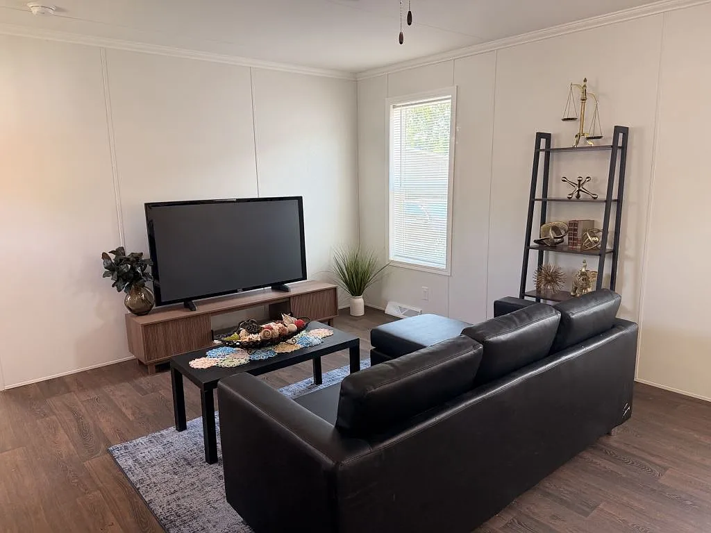 3 bed, 2.0 bath, 1216 sqft, $1,850 — Photo 4