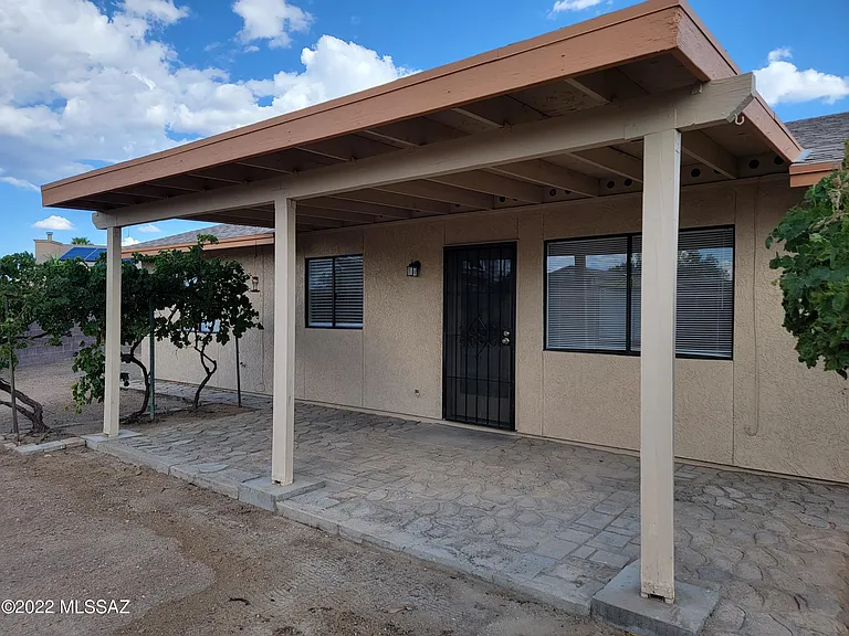 9689 N Donegal Pl — Photo 18