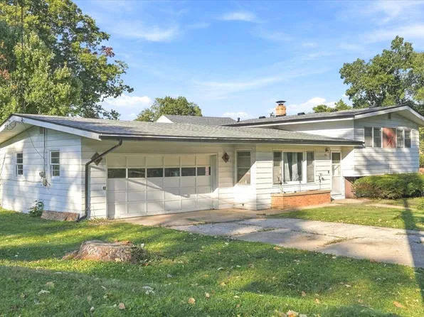 116 Shady Ln, Dixon, IL 61021
