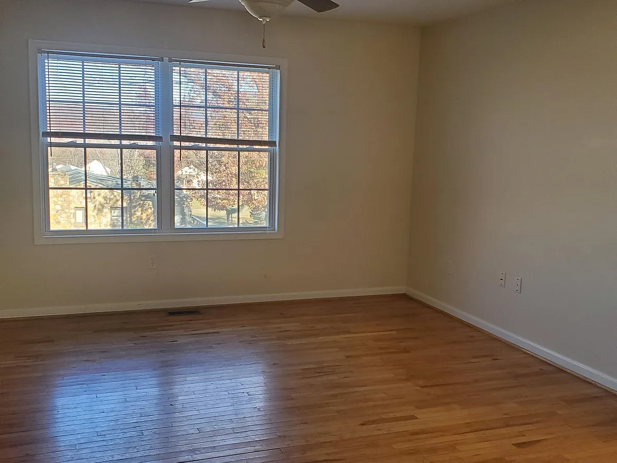 Living Room - 1500 4th St #B