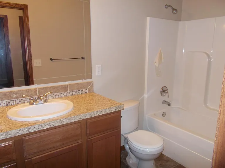 MAIN BATHROOM