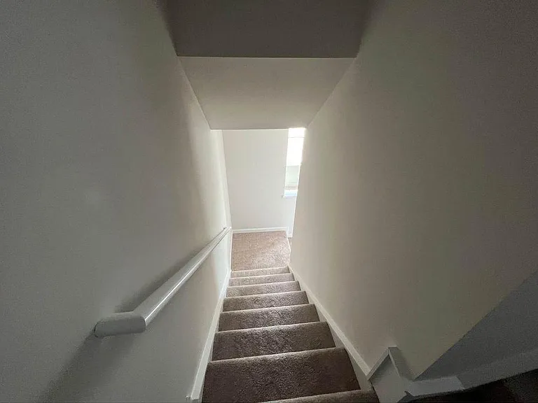 115 Butterfield Ave — Photo 15