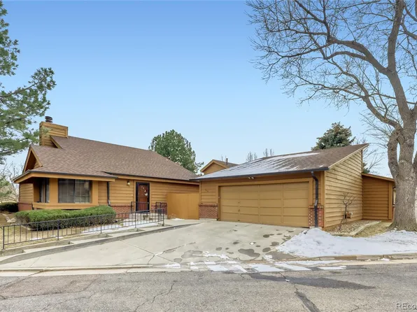 204 S Eagle Circle, Aurora, CO 80012
