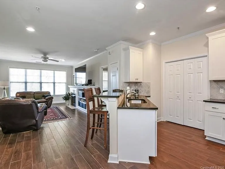 226 S Torrence St #301 — Photo 8
