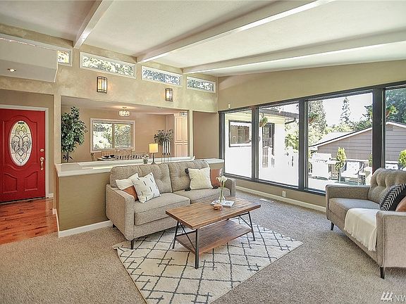 2nd image of 3211 Wildwood Dr