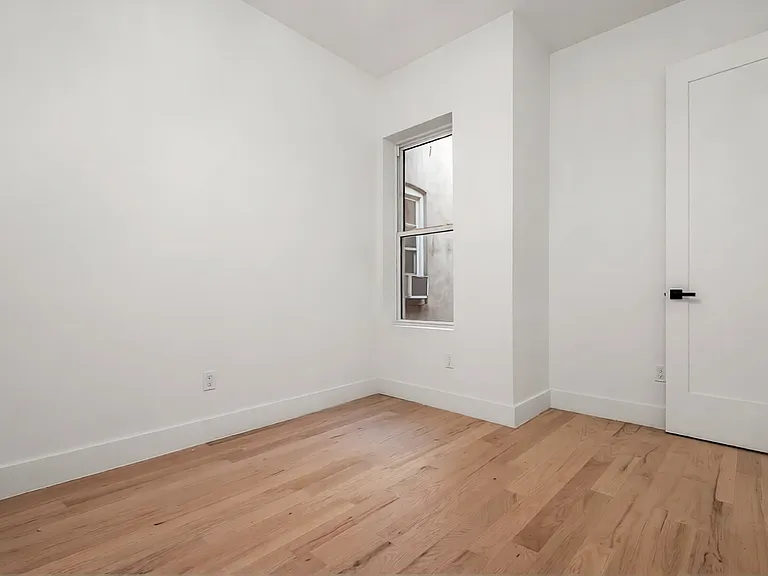 2039 Gates Ave #2A — Photo 7
