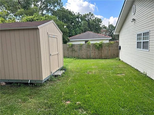 Building Photo - 1410 Kabel Dr