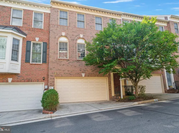 4632 Kemp Ct, Alexandria, VA 22311
