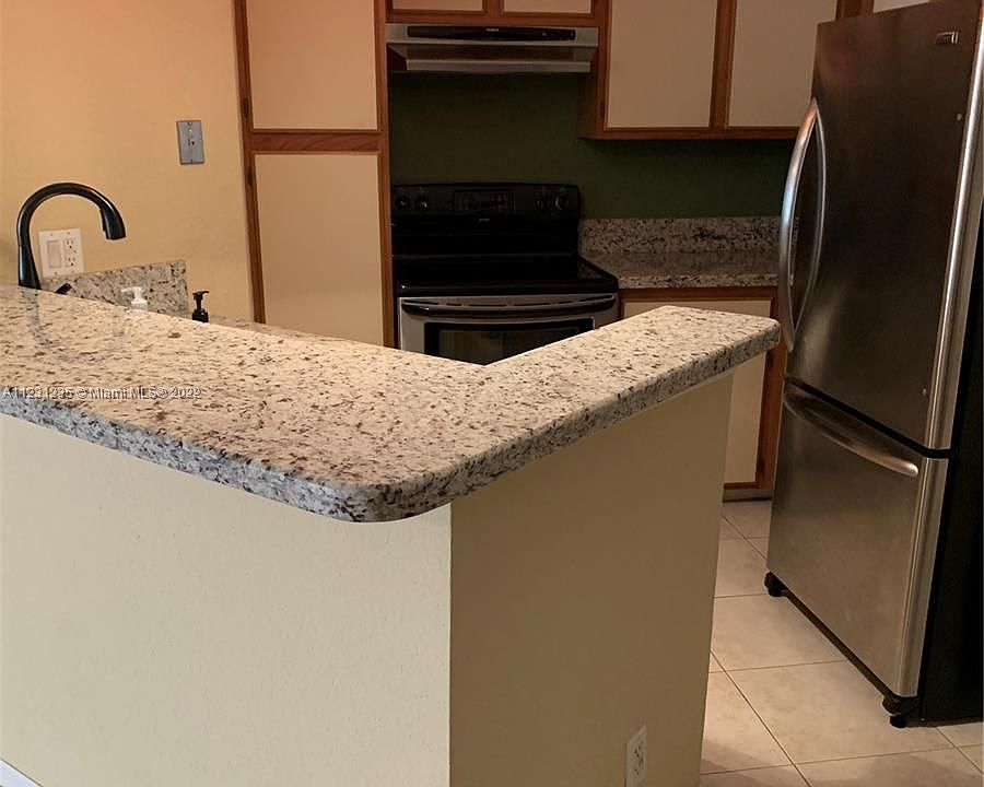 1st image of 3470 Pinewalk Dr N APT 226