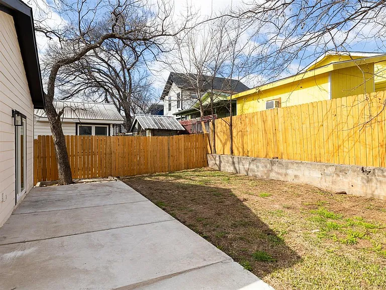 2308 Santa Maria St — Photo 22