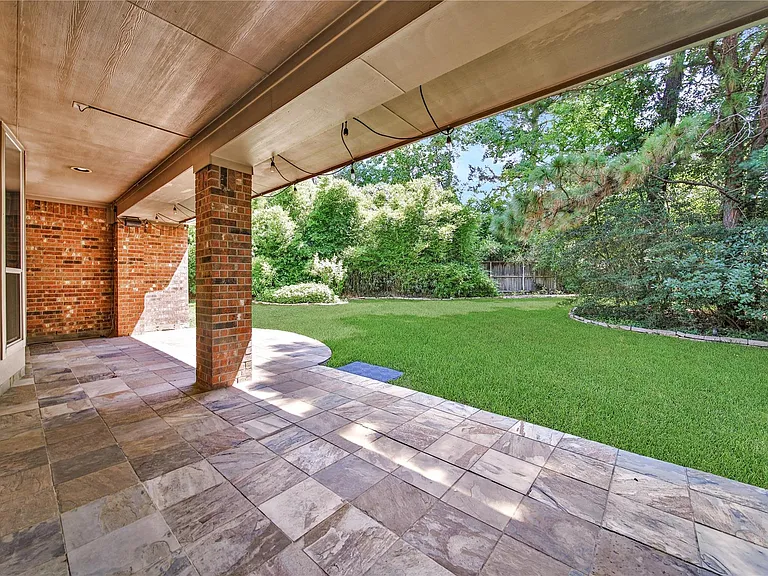 14 Beauty Bower Pl — Photo 35