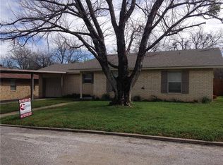 1402 Marie St, Comanche, TX 76442