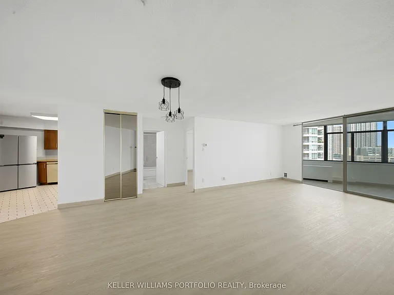 250 Queens Quay W #1608 — Photo 2