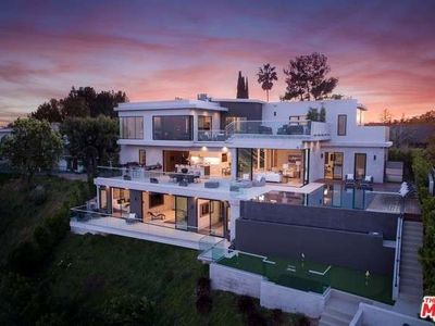 2192 Stradella Rd, Los Angeles, CA, 90077