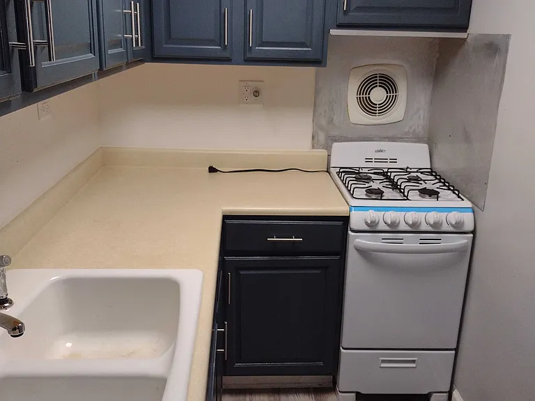 234 Villa St #5 — Photo 4