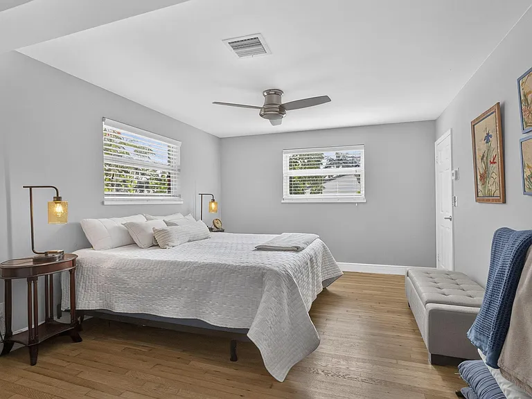 338 Hunter St — Photo 35