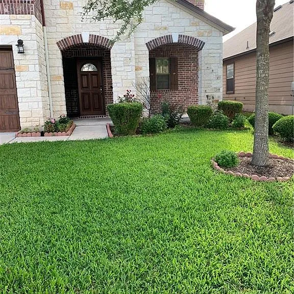 14320 Lake Victor Dr — Photo 2