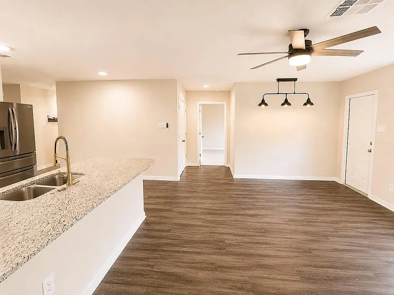 15674 Briar Forest Dr — Photo 10