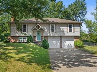 8210 Belmont Dr, Lenexa, KS 66227