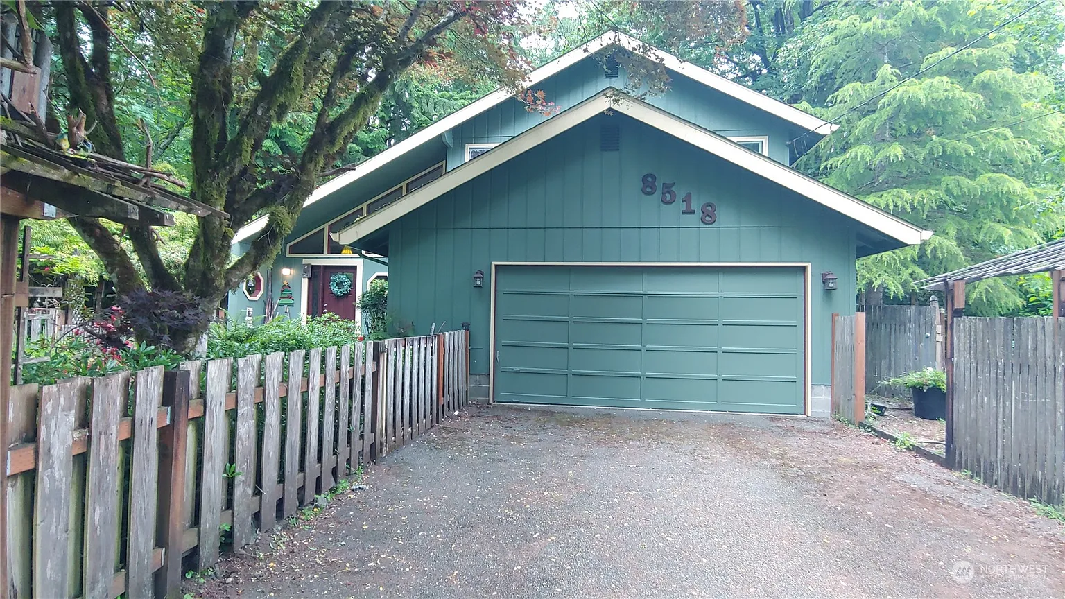 8518 Lake Lucinda Drive SW photo 1