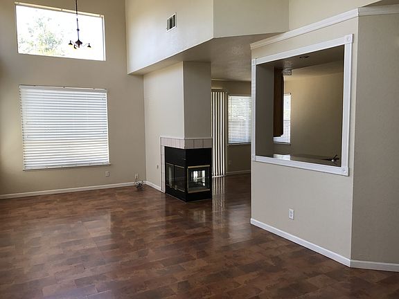 4th image of 4932 Waterford Way