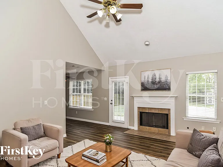 5048 Singing Hills Dr — Photo 3