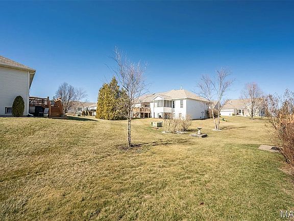 4th image of 247 Pigeon Dr #V