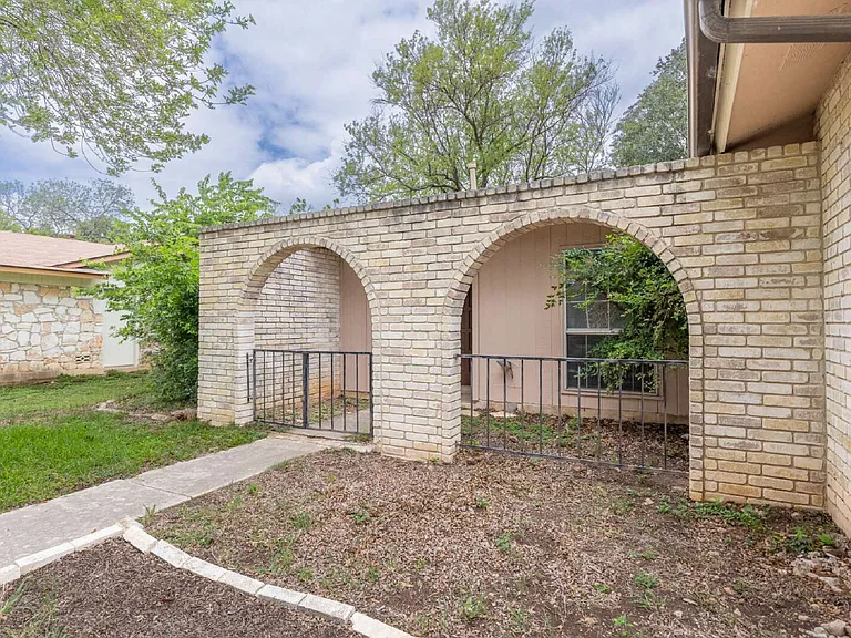 8127 Babe Ruth St — Photo 4