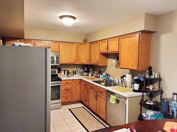 5th image of 733 Limerick Ln APT 3C