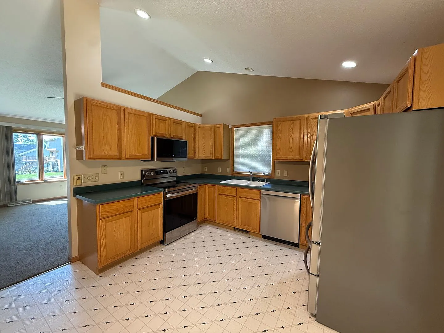 6078 Croix Dr — Photo 4