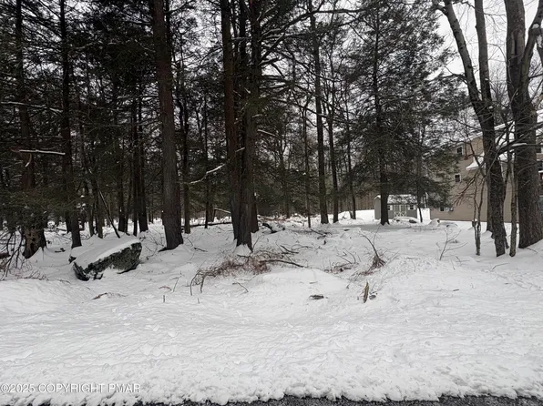 36 Old Silver Mine Trl, Gouldsboro, PA 18424