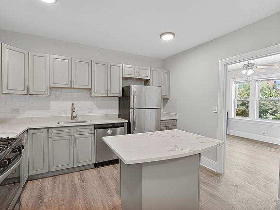 4th image of 7736-42 N Ashland Ave #1611-2E