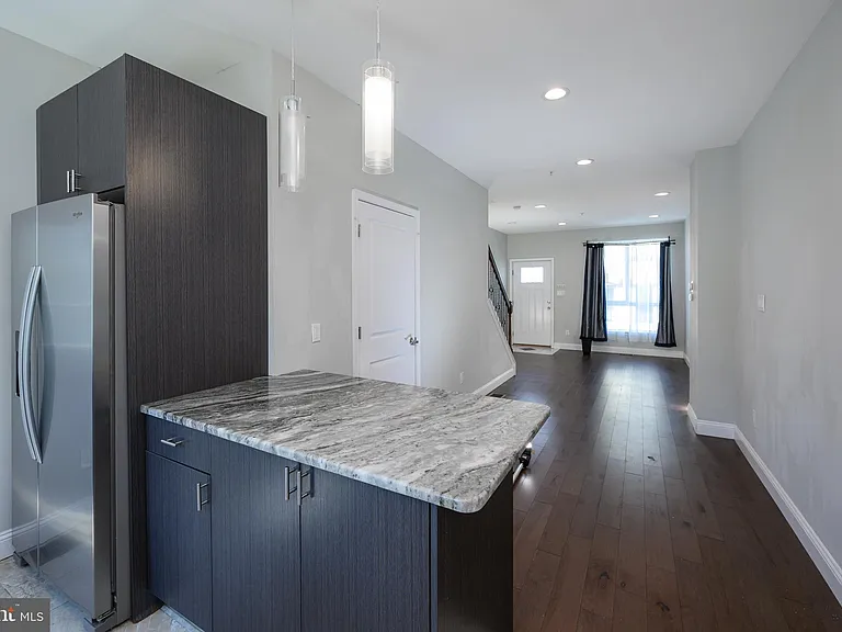 1439 N Newkirk St — Photo 11