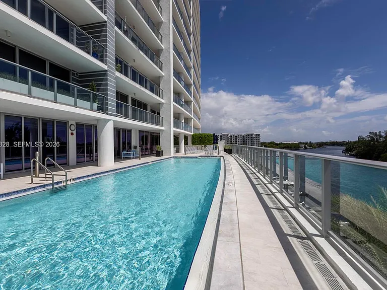 1180 N Federal Hwy #1009 — Photo 34