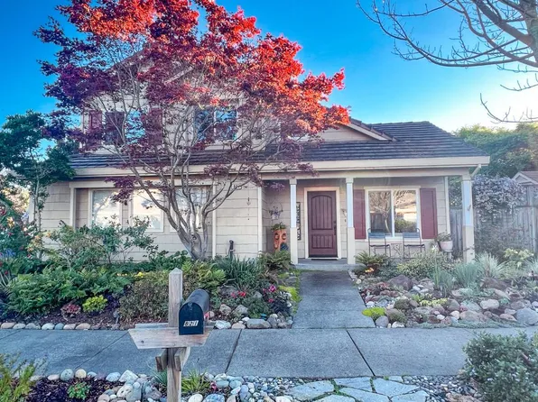821 Rolling Hill Drive, Petaluma, CA 94954