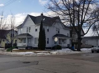 1132 S 13th St, Manitowoc, WI 54220